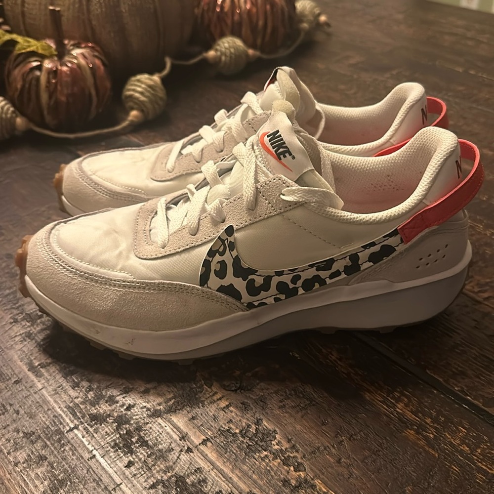 Like new Nike Waffle Debut Retro Sneaker